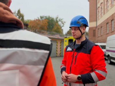 Záchranáři, hasiči a policisté secvičovali zásah při požáru a vzpouře ve věznici